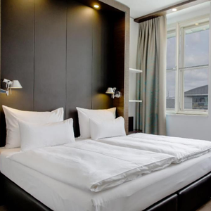 Hotel Motel One Florentinum 3*