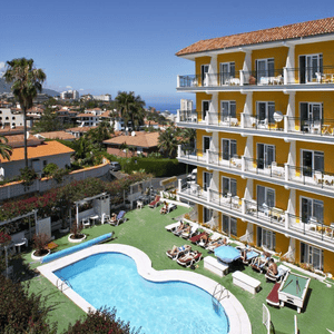 Apartamentos La Carabela 3*