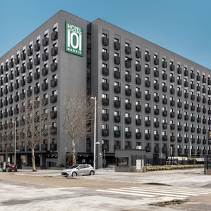 Hotel101 Madrid con desayuno o similar