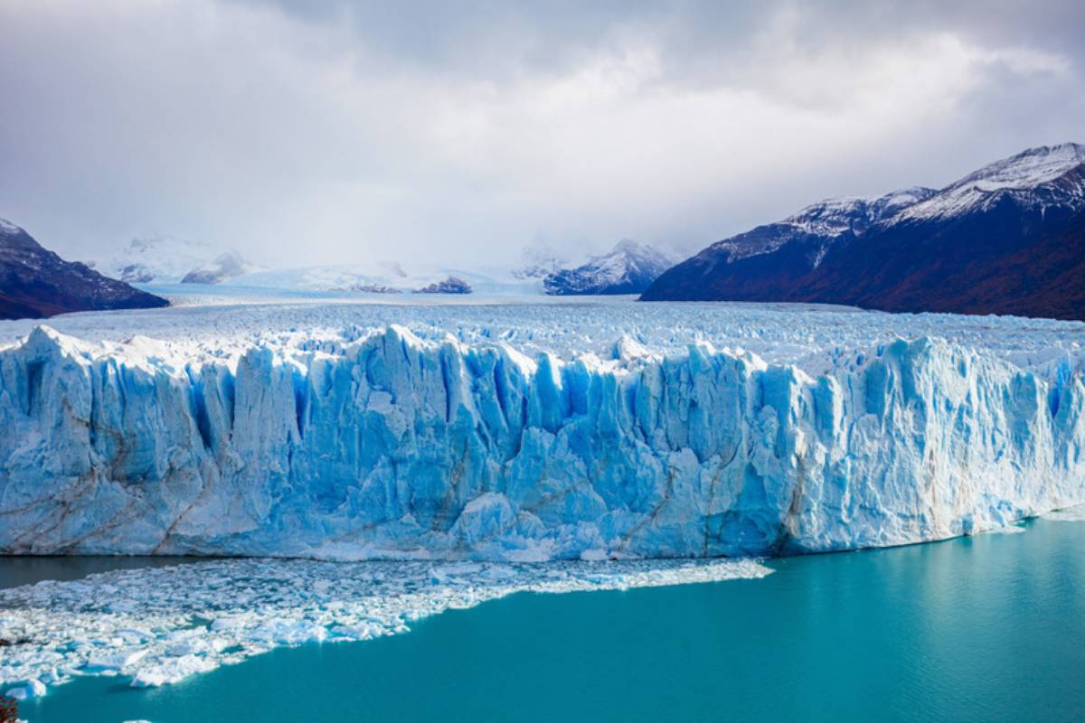 Frente del glaciar Perito Moreno con el lago Argentino, en Patagonia (Argentina) · Esencia Argentina: Buenos Aires, El Calafate e Iguazú