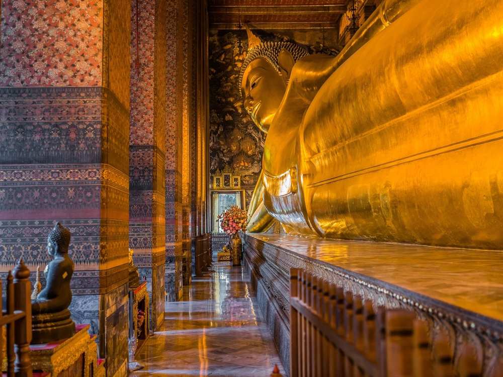 El gran Buda reclinado dorado del templo Wat Pho, en Bangkok