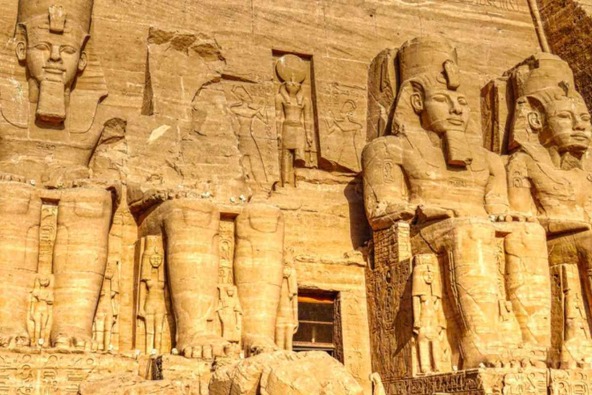 Templos de Abu Simbel, viaje a Egipto con crucero por el Nilo
